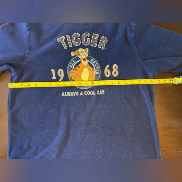Disney Tigger fleece sweatshirt. Women’s size small. Disney store exclusive. - Picture 6 of 8